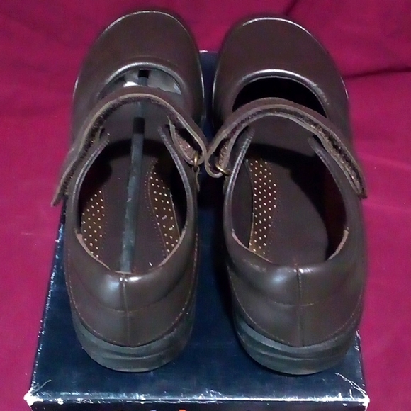 Girl's Stride Rite Genuine Brown Leather Mary Jane School Uniform Shoes - Picture 4 of 4